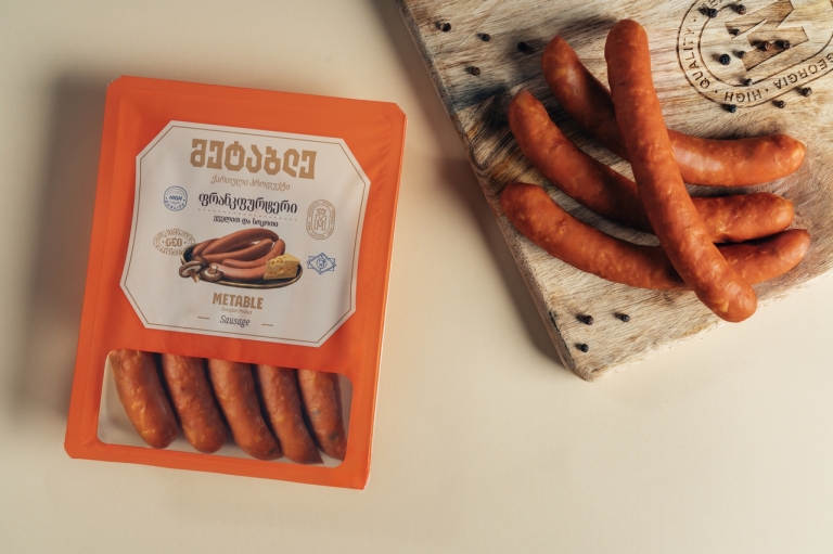 ფრანკფურტერი ყველით და სოკოთი